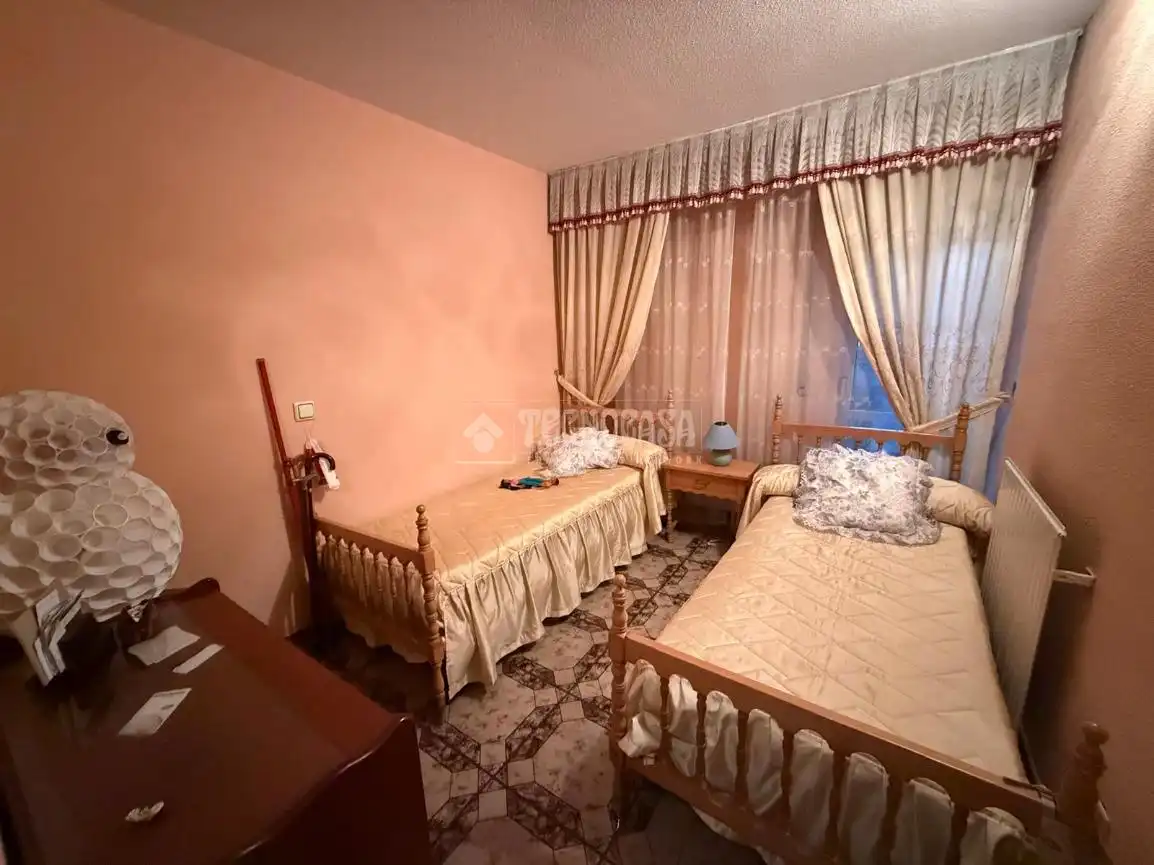 Habitación de Piso en venta en Madrid con Calefacción