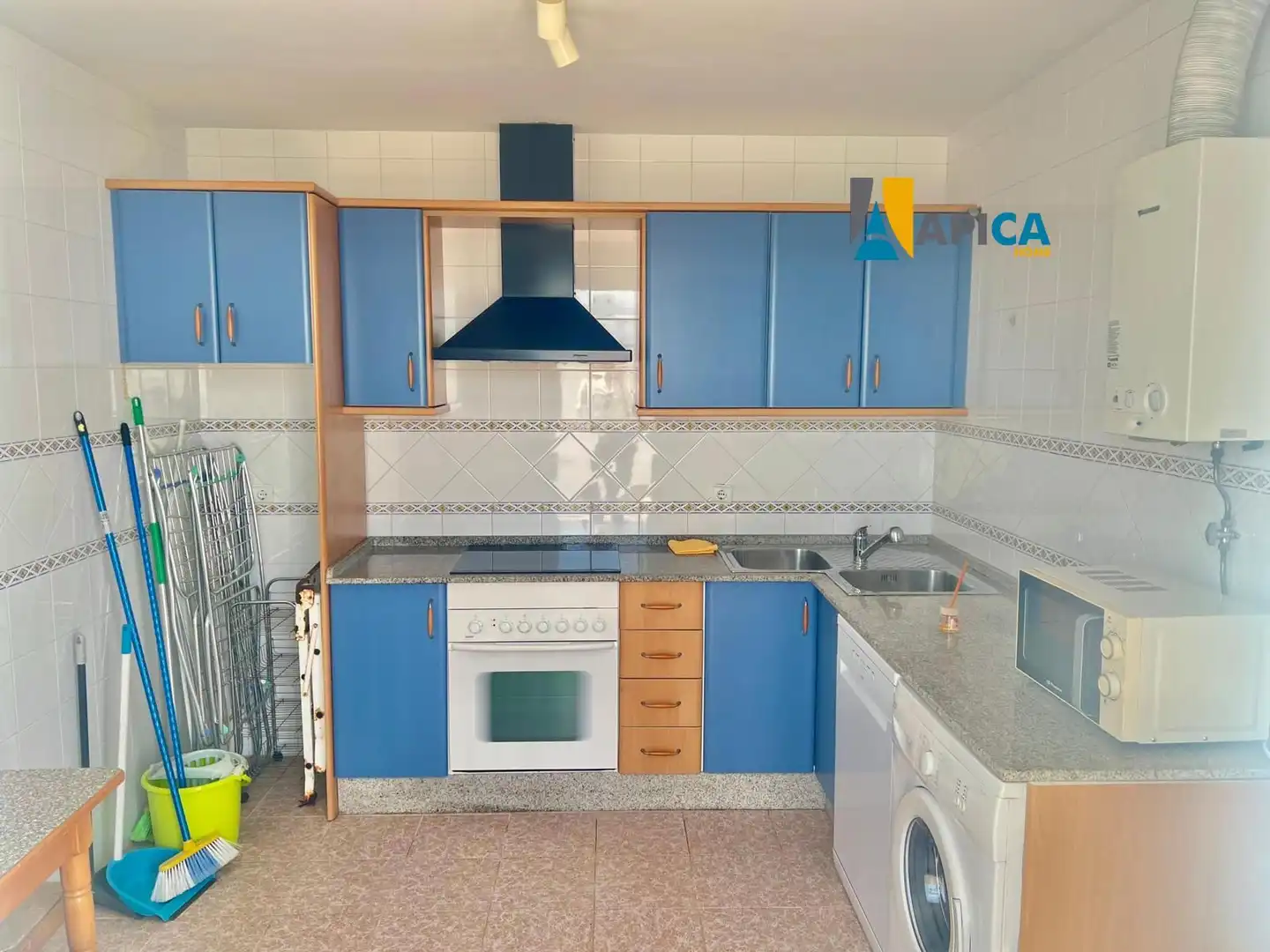 Kitchen of Flat for sale in Conil de la Frontera  with Air Conditioner and Terrace