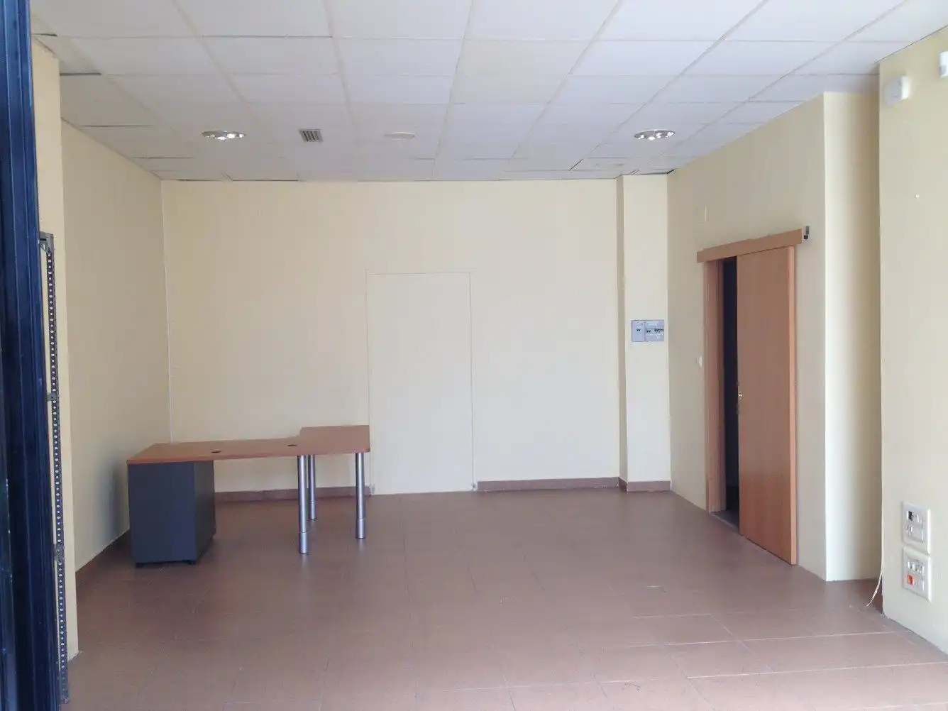 Local de alquiler en Calle de Brazato, 3, Casablanca
