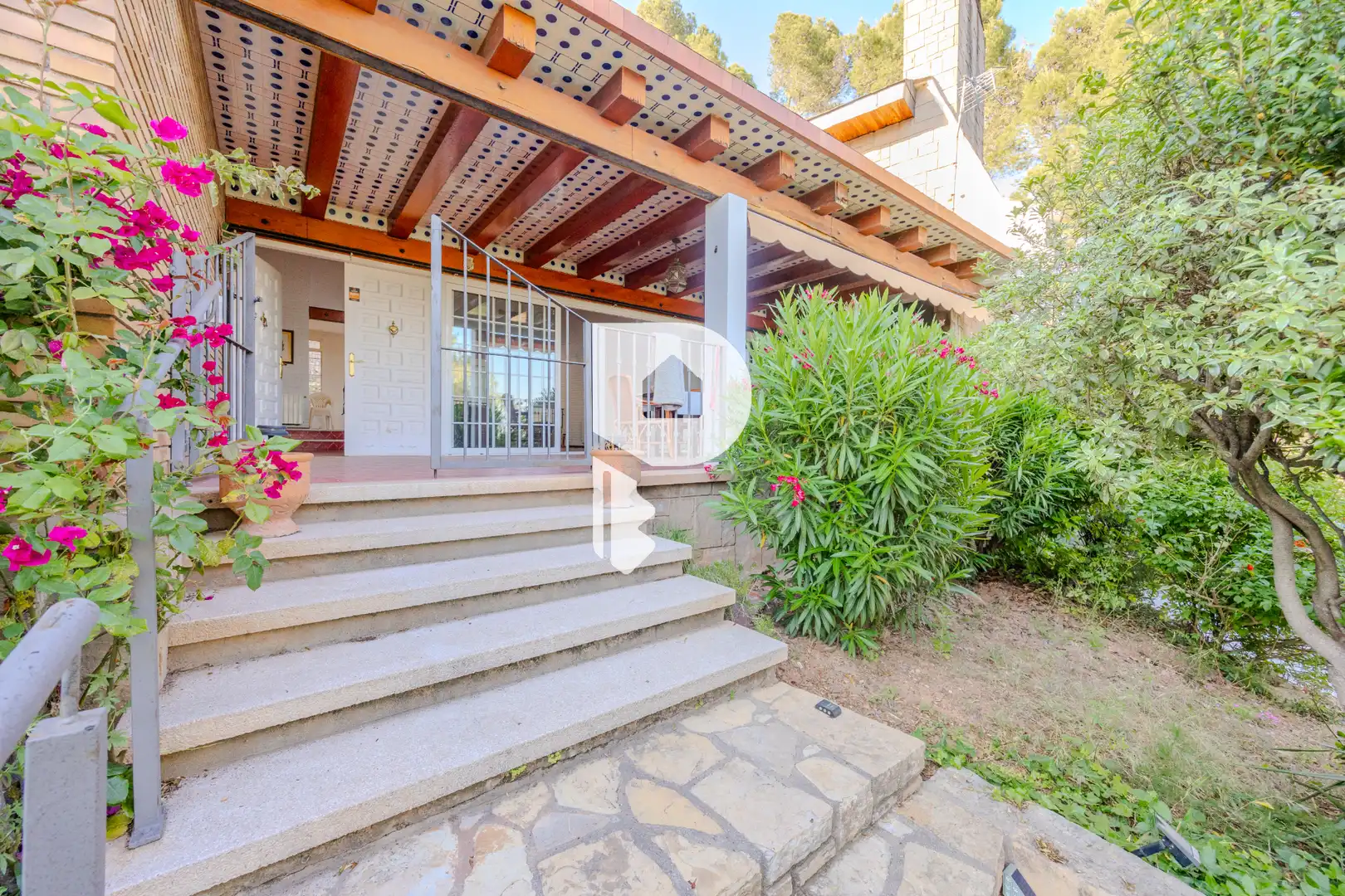 Garden of Houses for sale in Pallejà  with Air Conditioner, Heating and Private garden