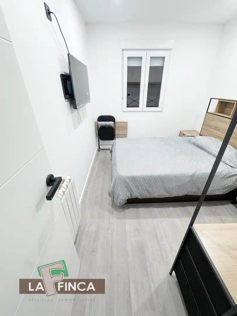 Habitación de Piso en venta en Gijón  con Calefacción, Trastero y Amueblado