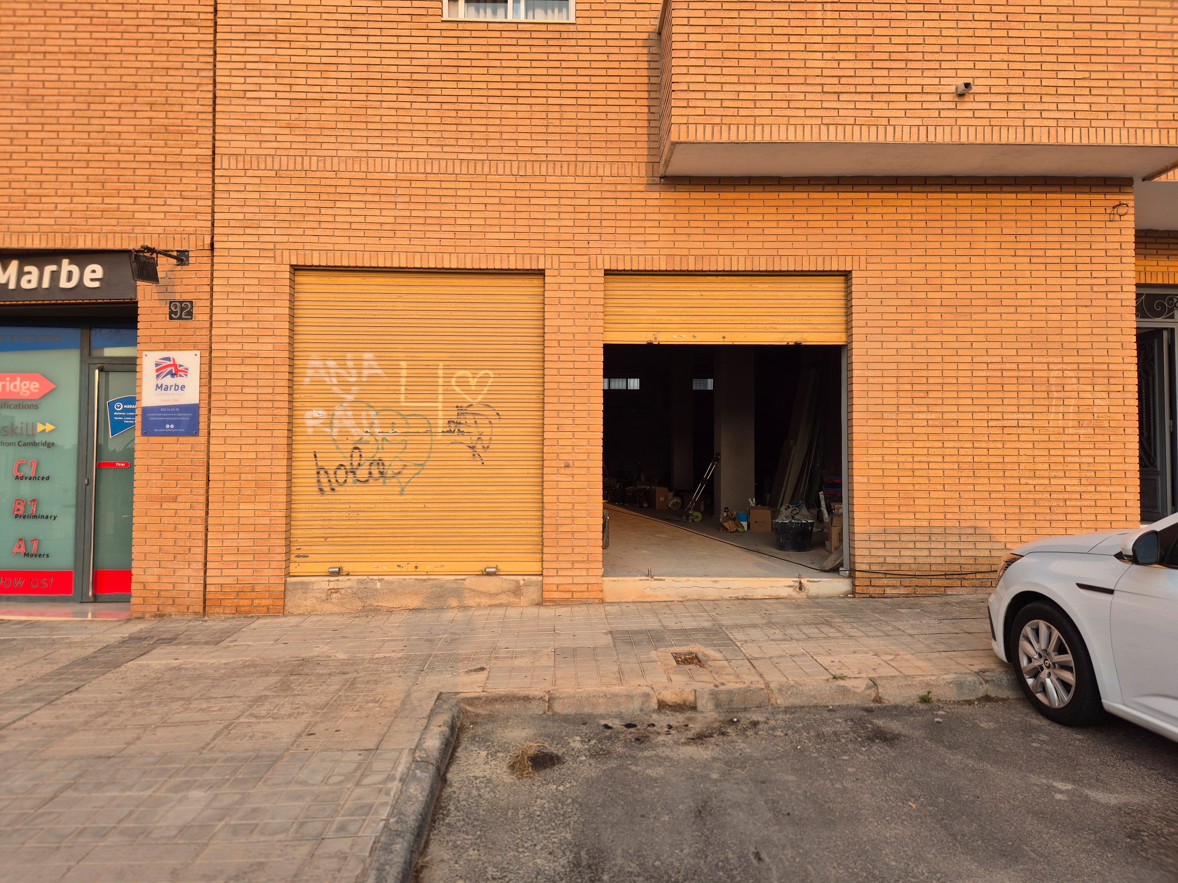 Premises for sale in  Almería Capital