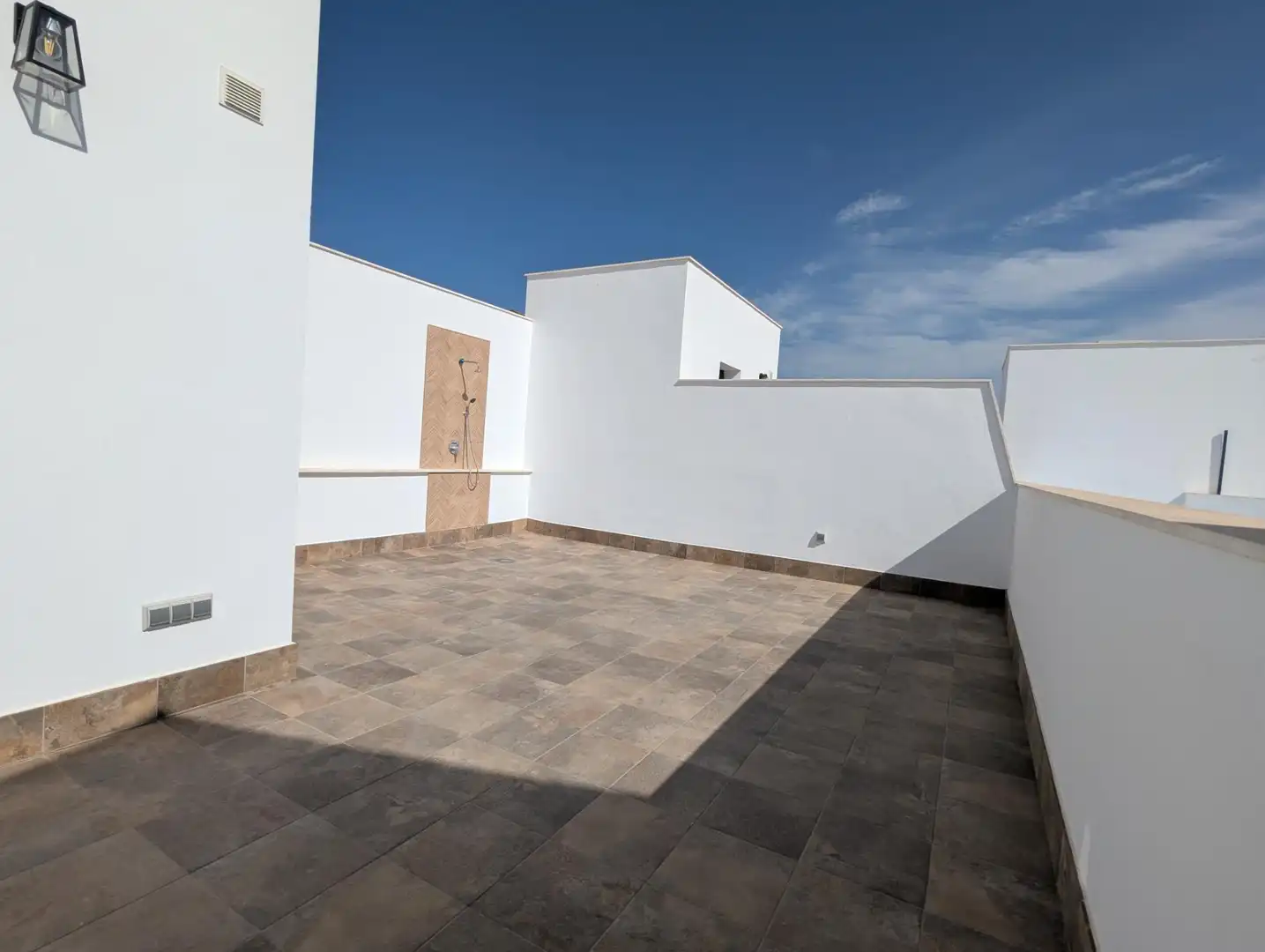 Terrasse von Maisonette zur Miete in Sanlúcar la Mayor mit Klimaanlage, Terrasse und Möbliert
