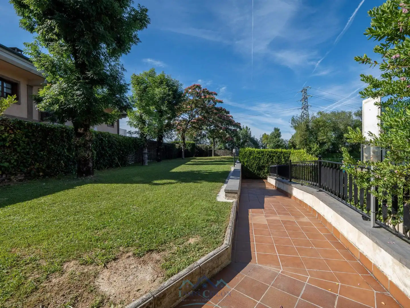 Jardín de Dúplex en venta en Irun  con Calefacción, Terraza y Balcón