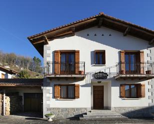 Casa adosada en venda a LA NATIVIDAD, Basaburua