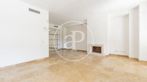 Foto 4 de Casa adosada en venda a Encinar de los Reyes, Madrid