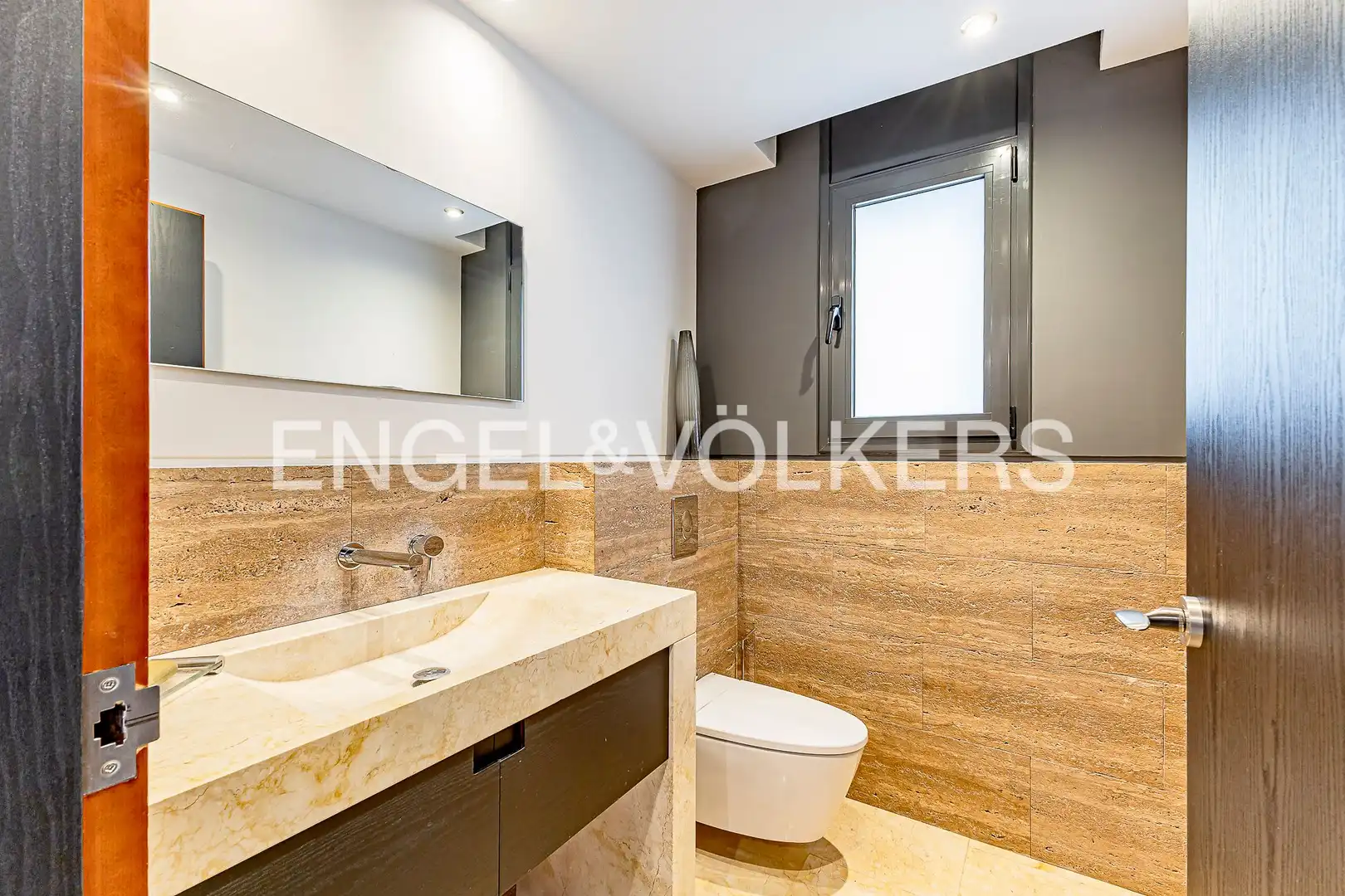 Bathroom of Houses for sale in Esplugues de Llobregat  with Air Conditioner, Heating and Private garden