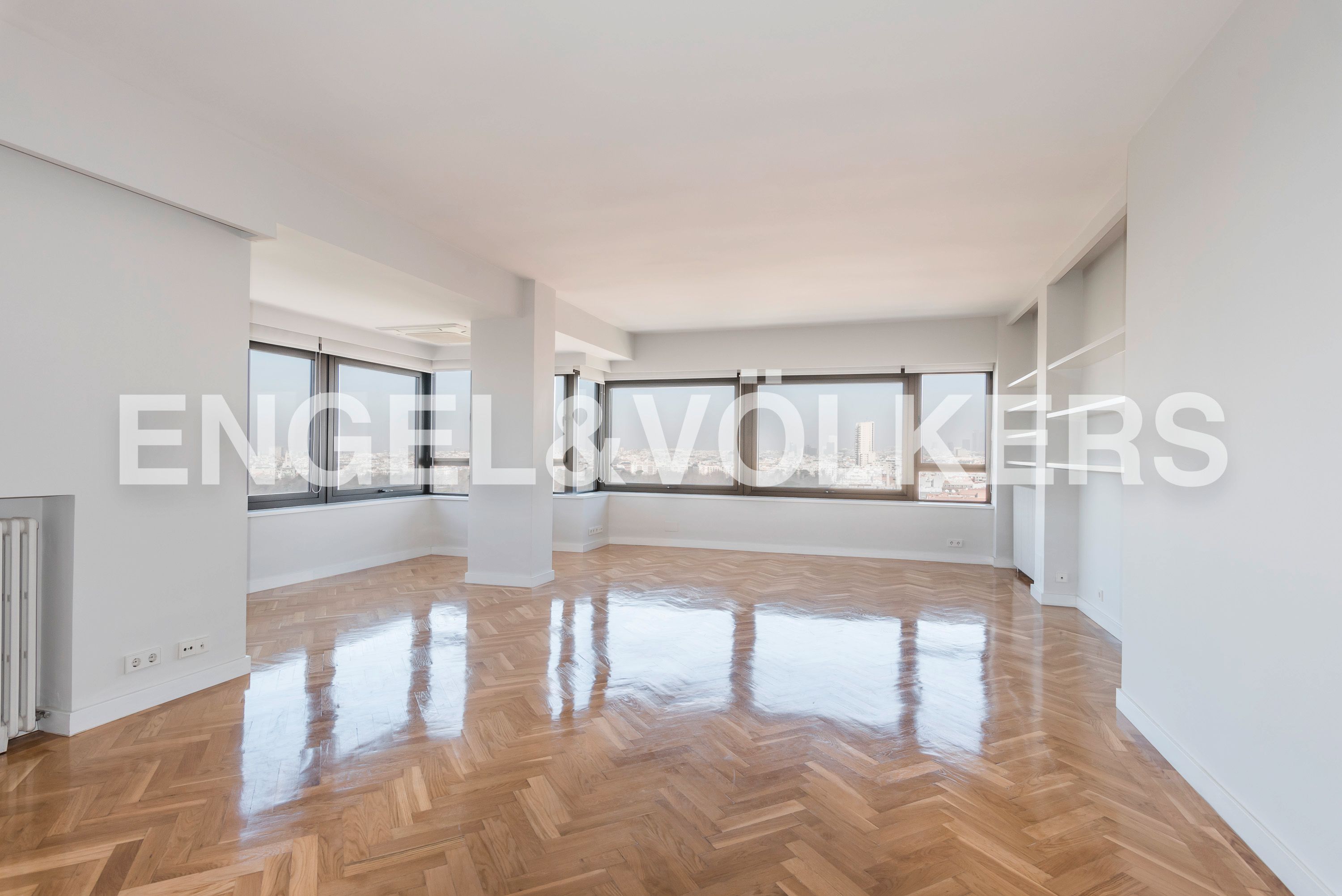 Wohnzimmer von Wohnung zur Miete in  Madrid Capital mit Klimaanlage, Heizung und Privatgarten