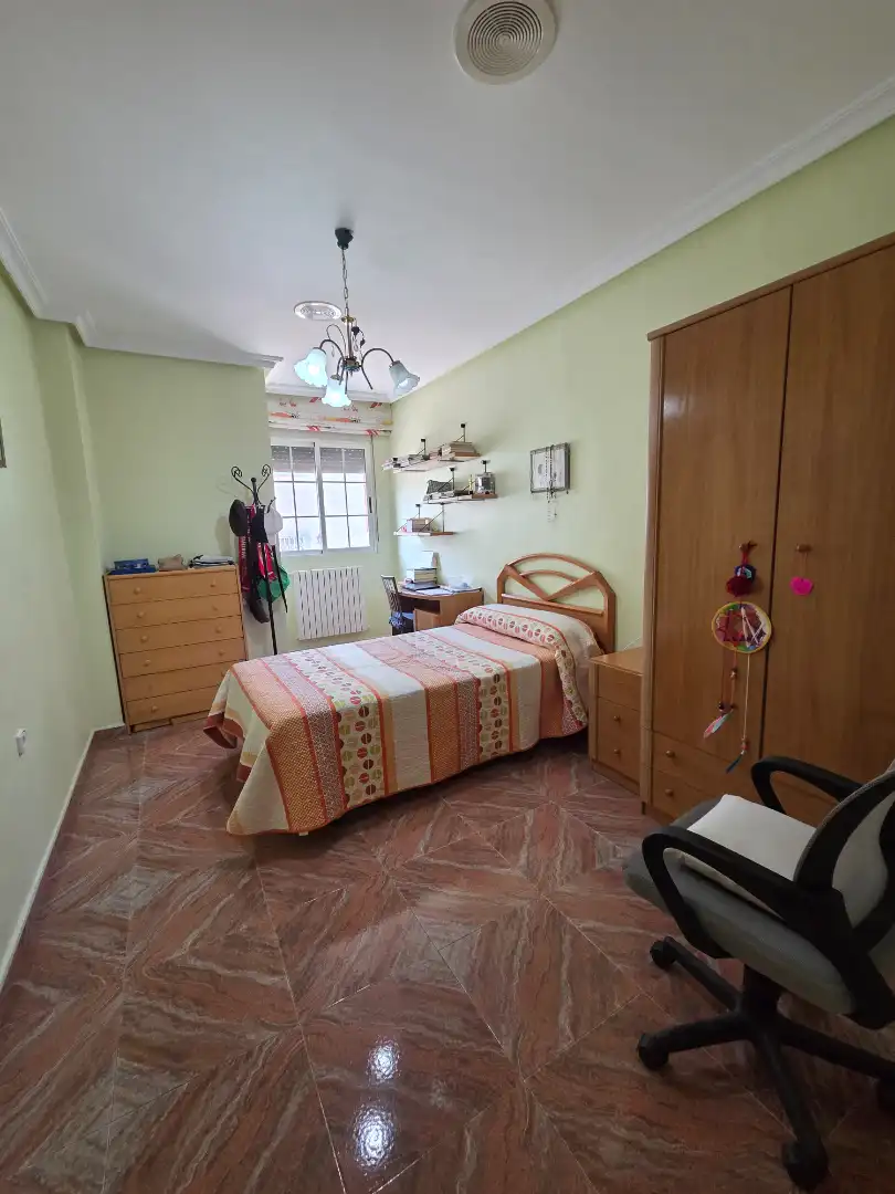 Habitación de Piso en venta en Bullas con Calefacción, Terraza y Amueblado