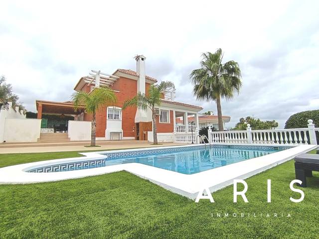 Casa-chalet en Alquiler en Manantiales - Lagar - Cortijo