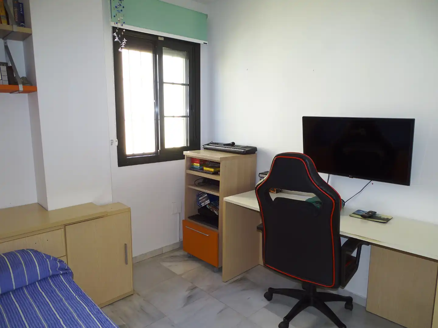 Habitación de Casa adosada en venta en Rincón de la Victoria con Aire acondicionado, Calefacción y Jardín privado