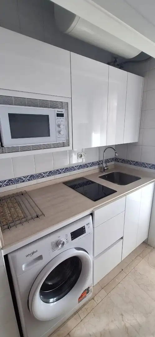 Kitchen of Flat for rent in  Sevilla Capital  with Air Conditioner and Balcony