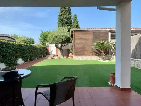 Casa aparellada amb terrassa en venda a Carrer Puigmal, imagen 61