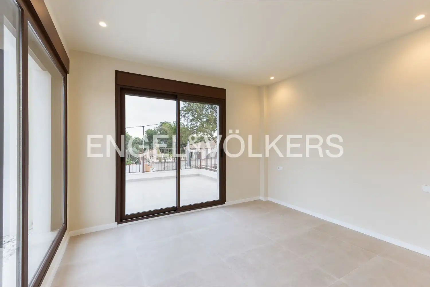 Houses for sale in L'Eliana  with Air Conditioner, Heating and Private garden