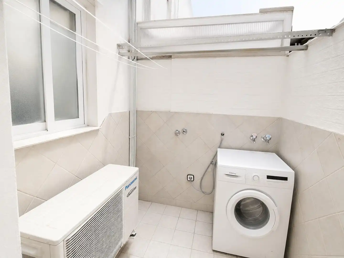 Bathroom of Flat for sale in Mollet del Vallès  with Air Conditioner and Parquet flooring