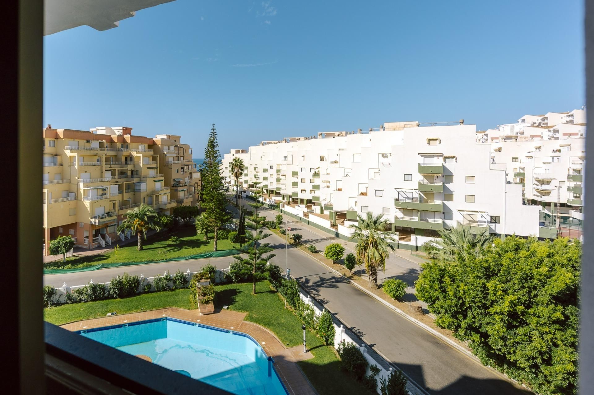 Vista exterior de Àtic en venda en Salobreña amb Jardí privat, Terrassa i Balcó