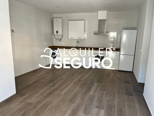 Piso en Alquiler en Diego de Vergara en Los Castillejos - La Trinidad