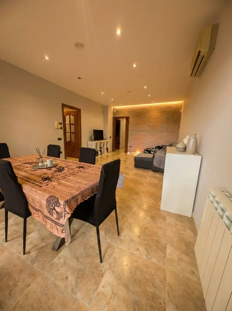 Sala de estar de Casa adosada en venta en Manresa con Calefacción, Terraza y Trastero