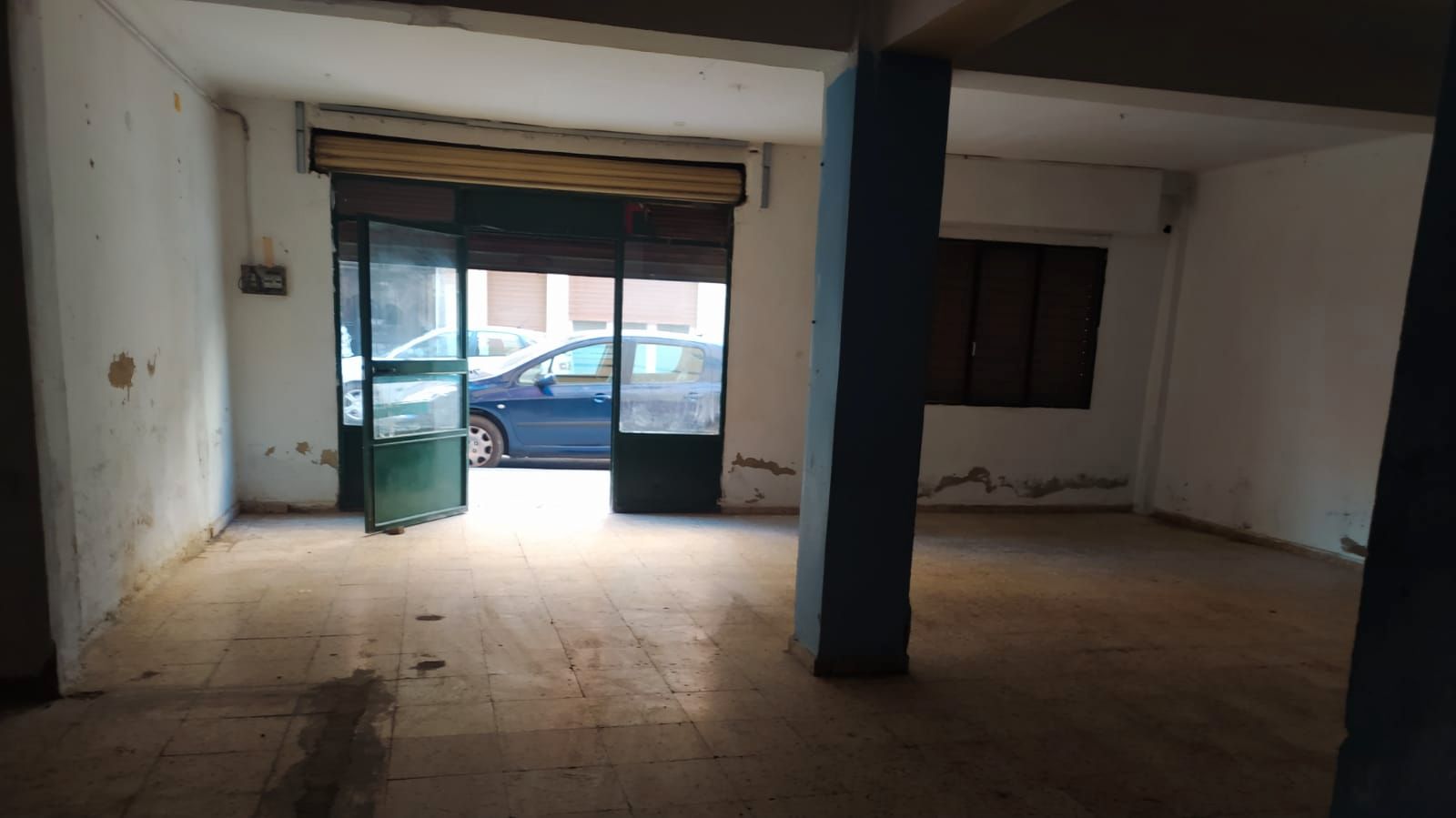 Premises for sale in Manises  with Alarm