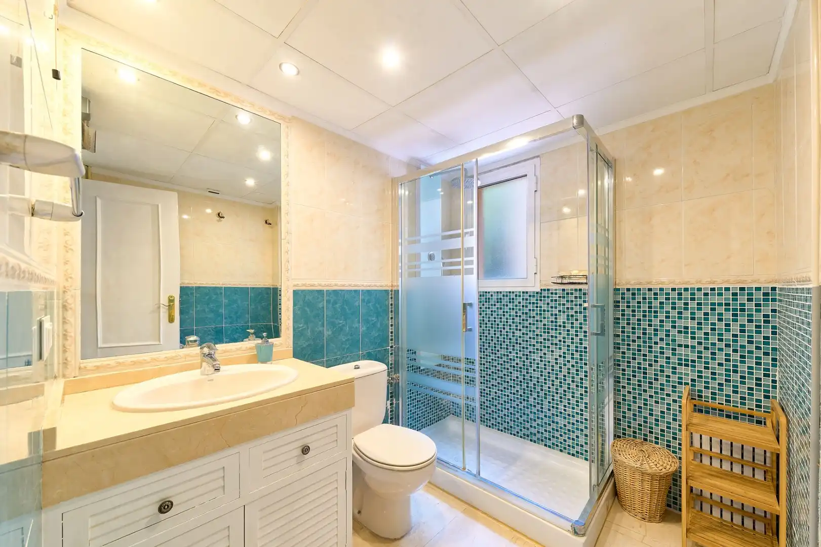 Baño de Piso en venta en Málaga con Aire acondicionado, Calefacción y Terraza