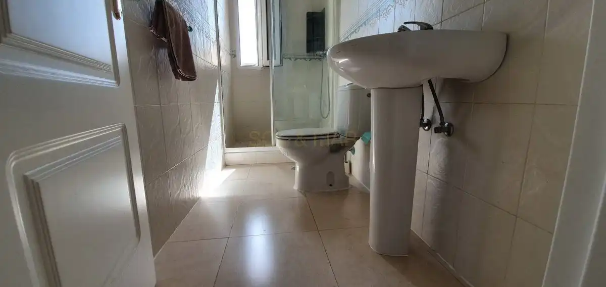 Badezimmer von Dachboden zur Miete in Mijas mit Klimaanlage, Heizung und Terrasse