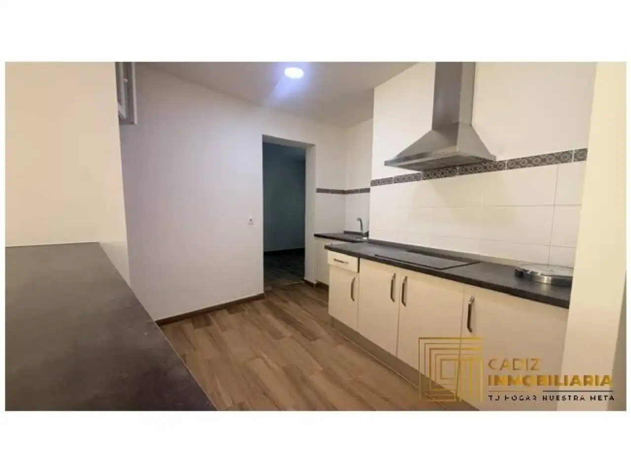 Kitchen of Flat for rent in El Puerto de Santa María  with Air Conditioner and Balcony