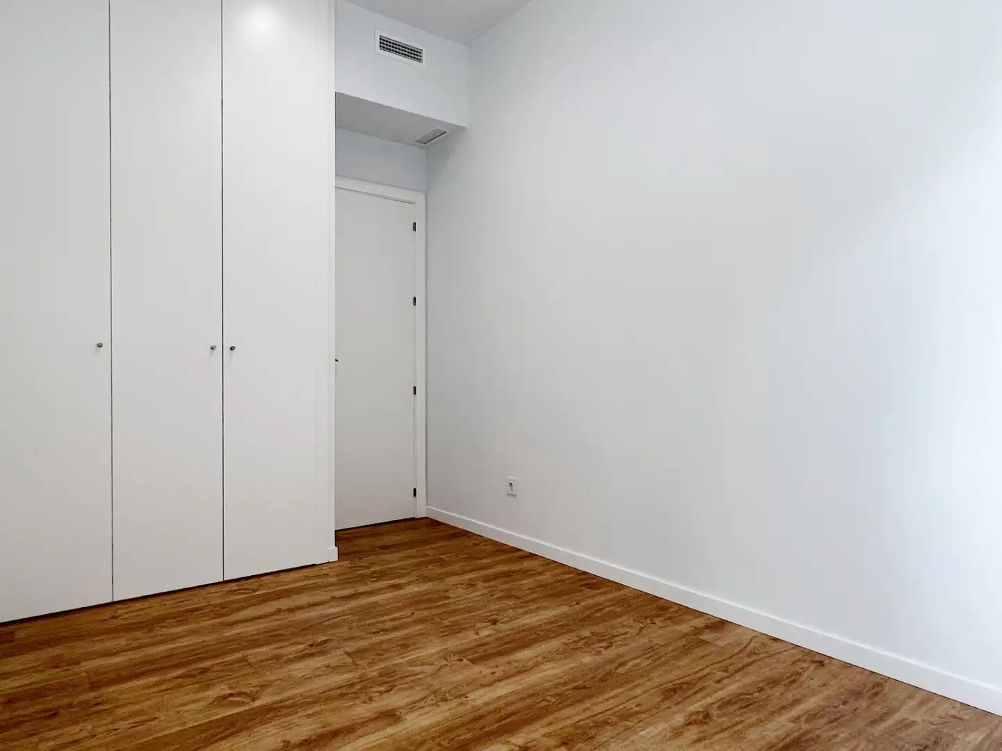 Wohnung zur Miete in Valencia mit Klimaanlage, Heizung und Privatgarten
