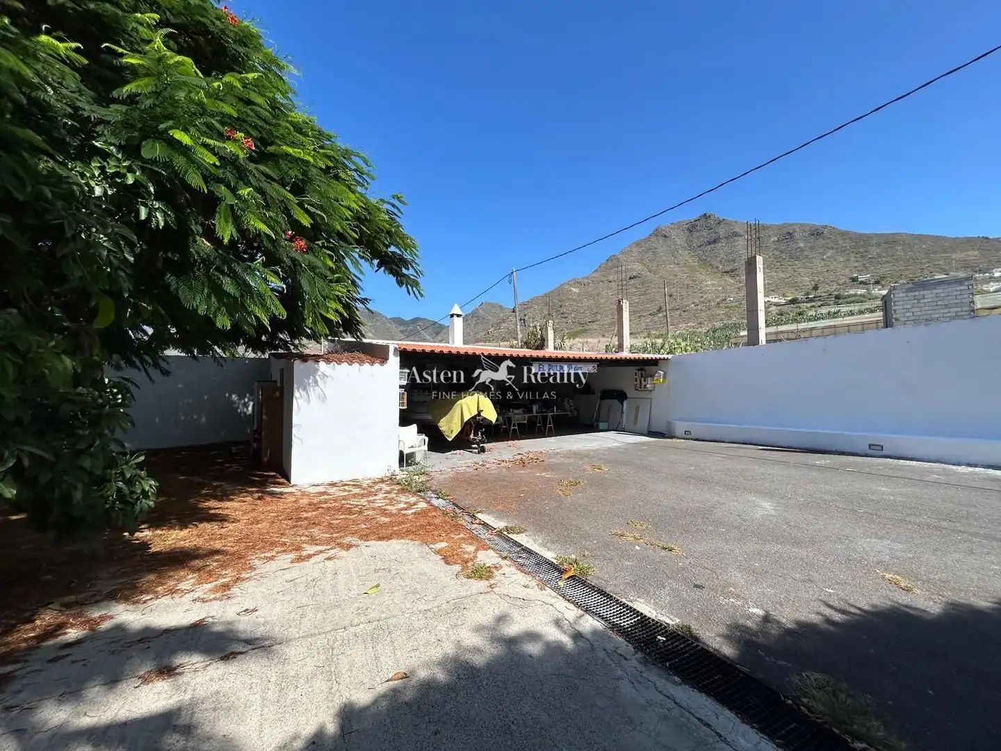 Vista exterior de Casa o xalet en venda en San Cristóbal de la Laguna amb Terrassa, Traster i Piscina