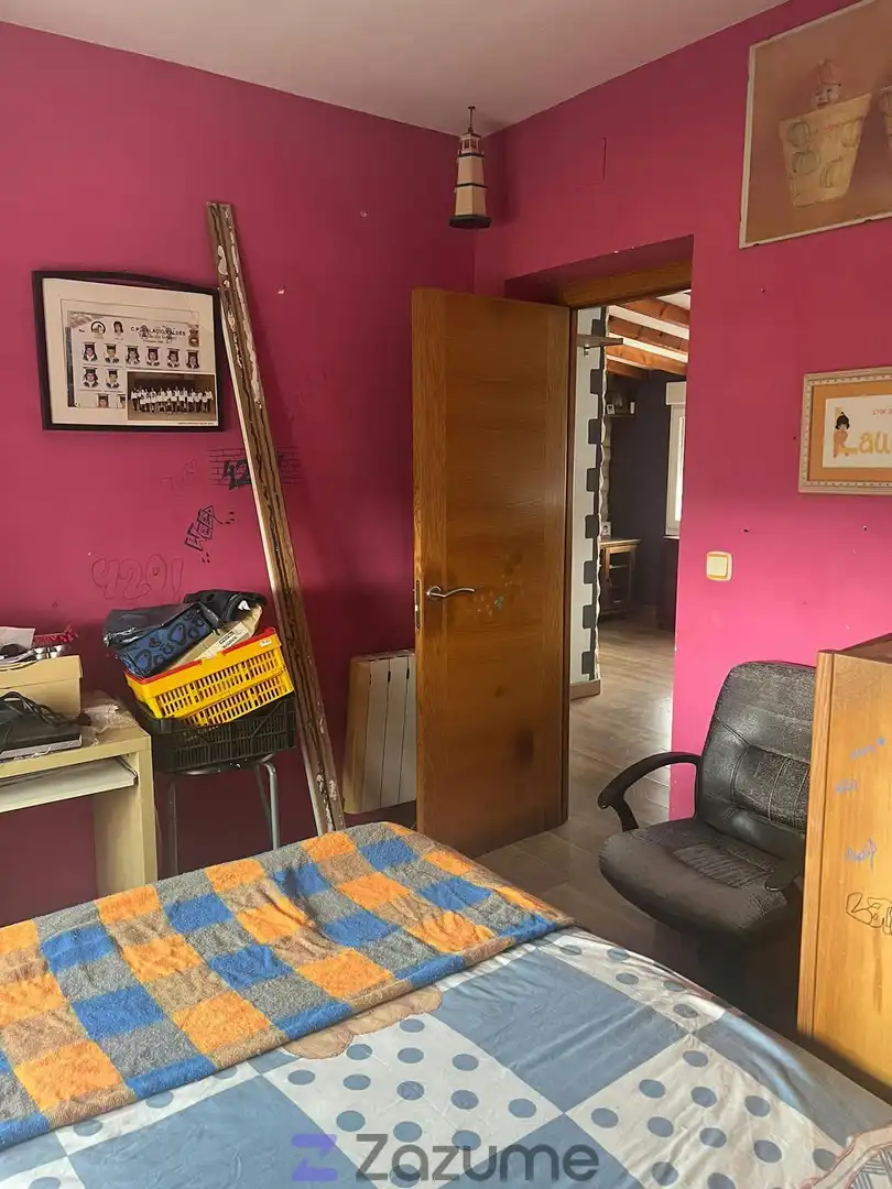 Schlafzimmer von Wohnung zur Miete in Avilés mit Klimaanlage, Heizung und Möbliert