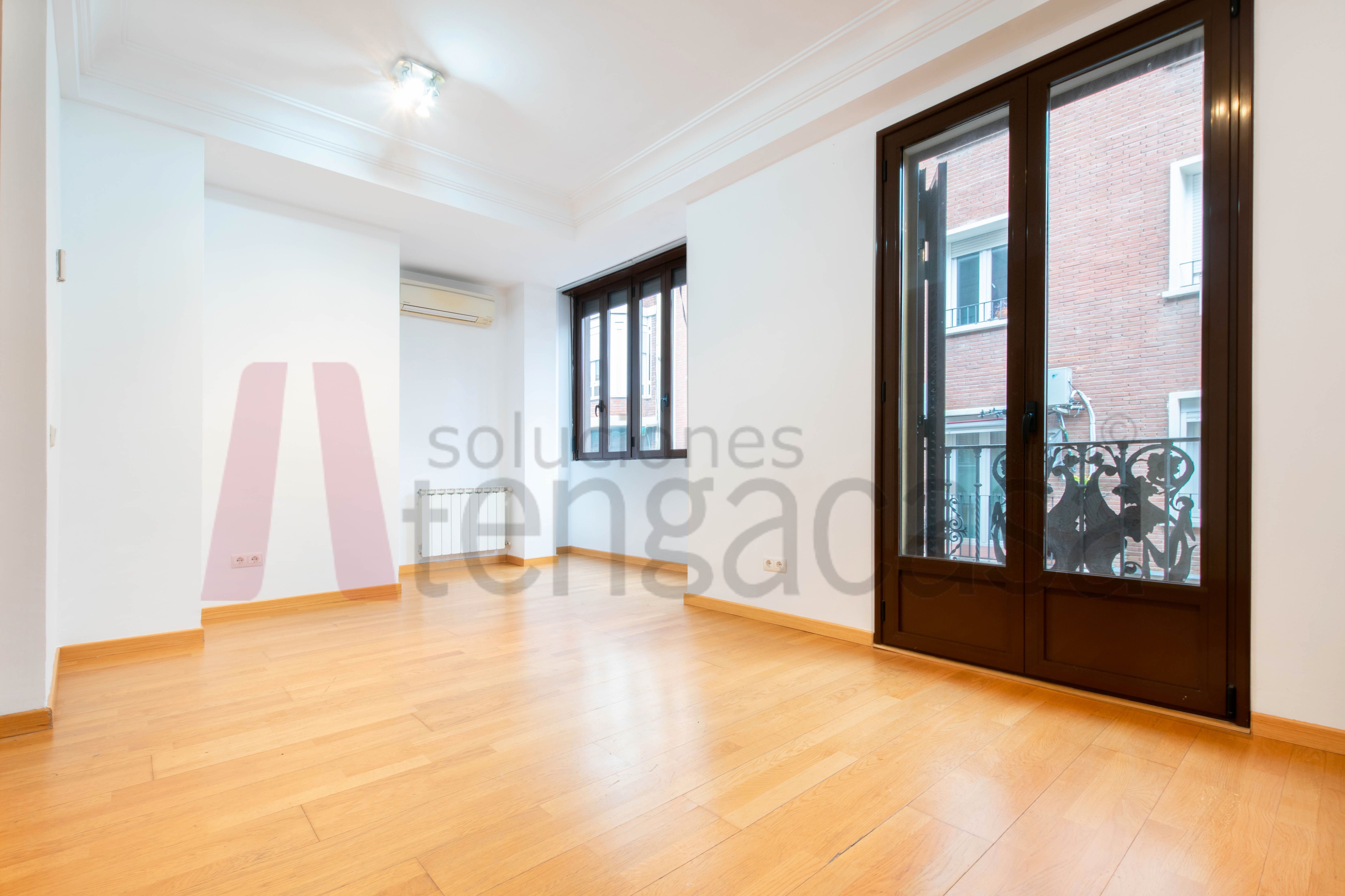 Sala d'estar de Pis de lloguer en  Madrid Capital amb Aire condicionat, Calefacció i Parquet