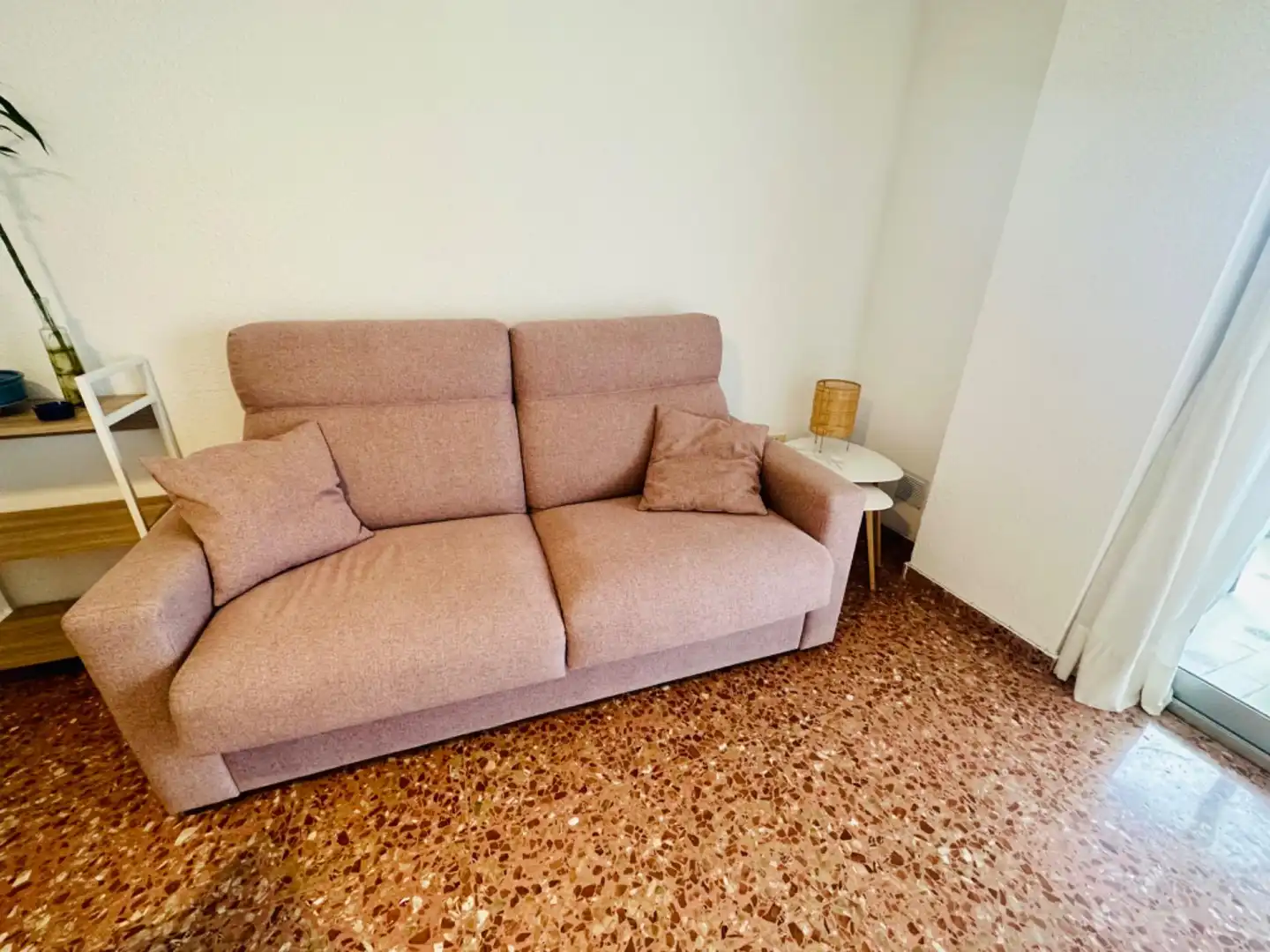 Sala de estar de Apartamento de alquiler en Cullera con Aire acondicionado, Jardín privado y Terraza