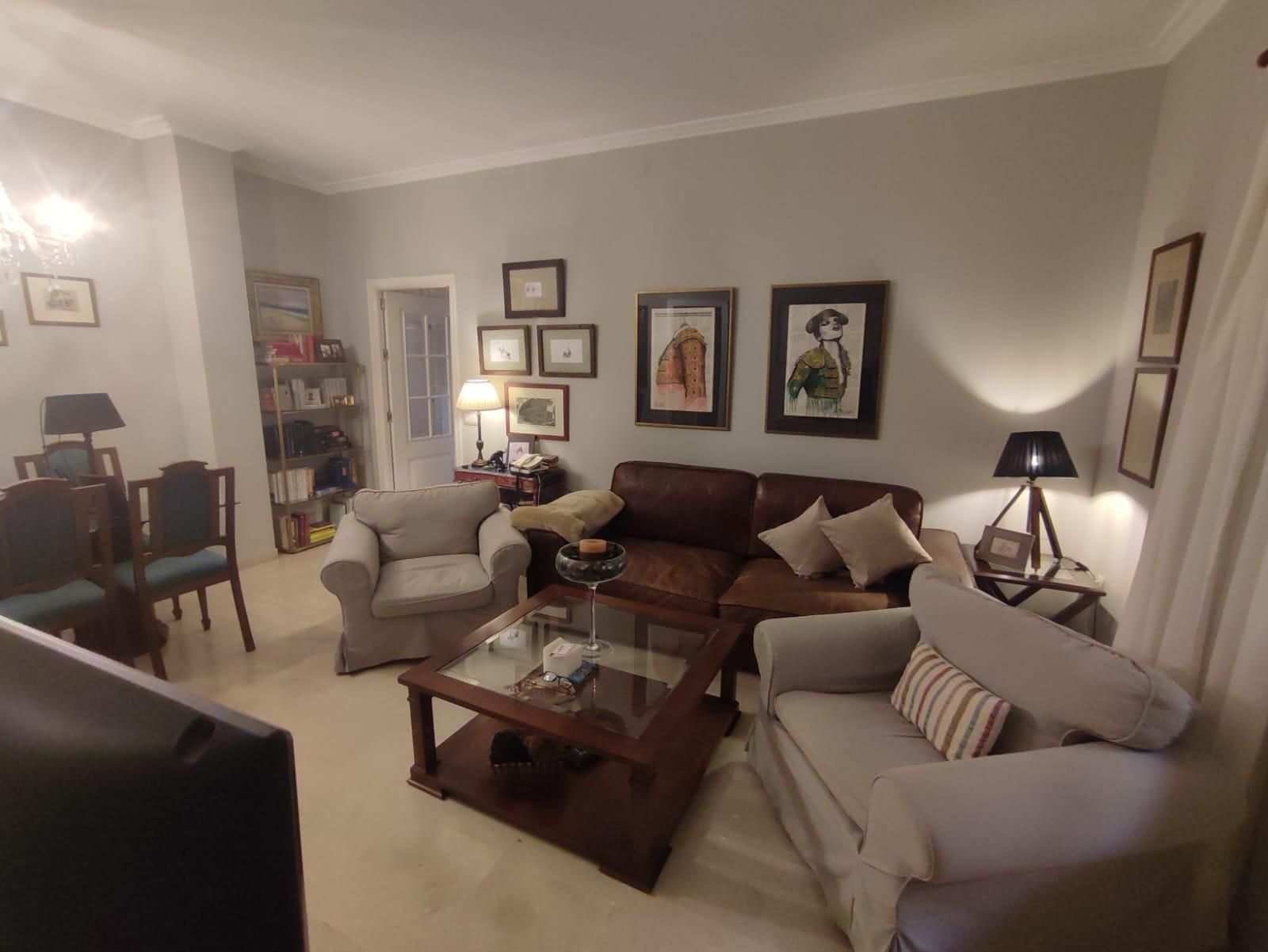 Sala d'estar de Pis en venda en  Sevilla Capital