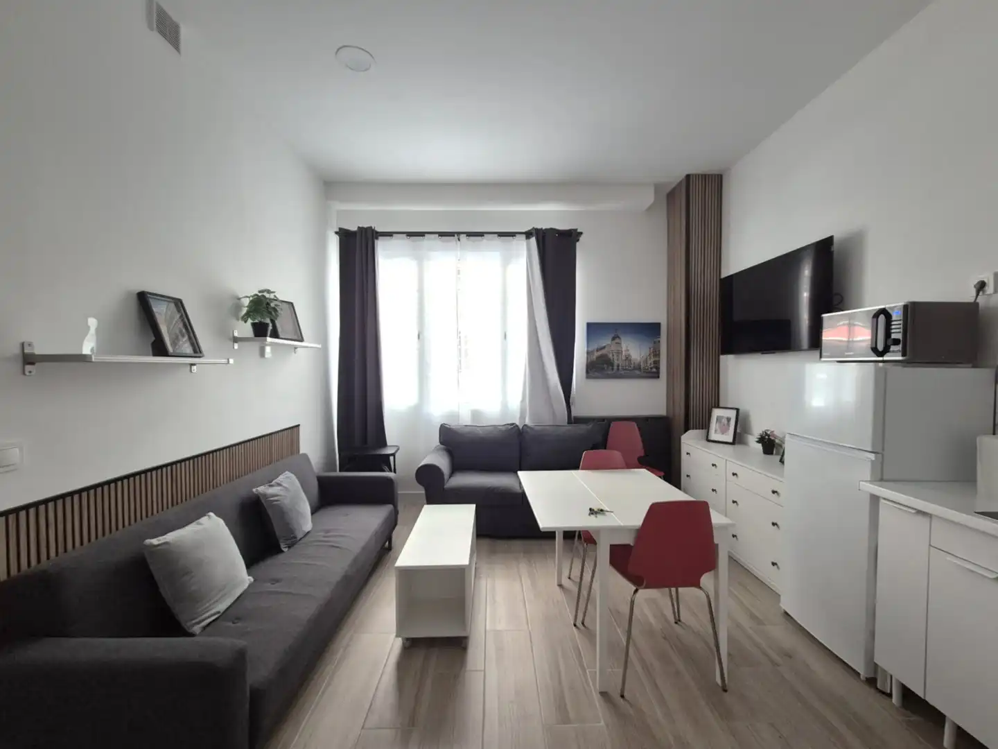 Sala d'estar de Estudi de lloguer en Madrid amb Aire condicionat, Calefacció i Moblat