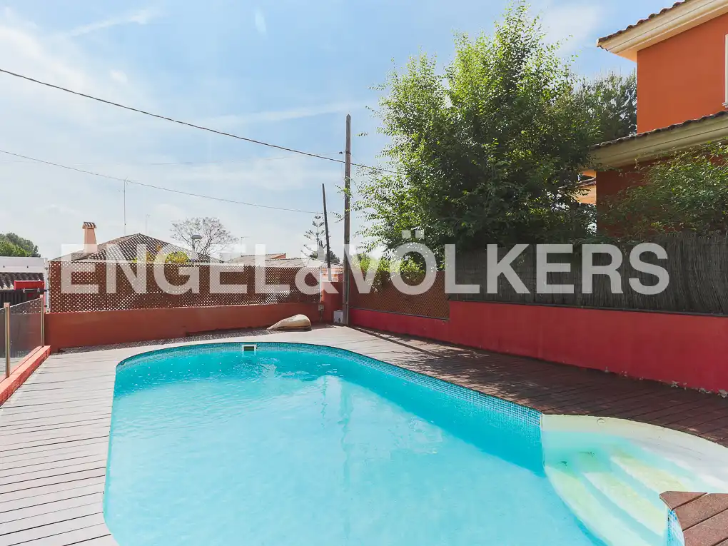 Piscina de Casa o xalet en venda en Paterna amb Aire condicionat, Calefacció i Jardí privat