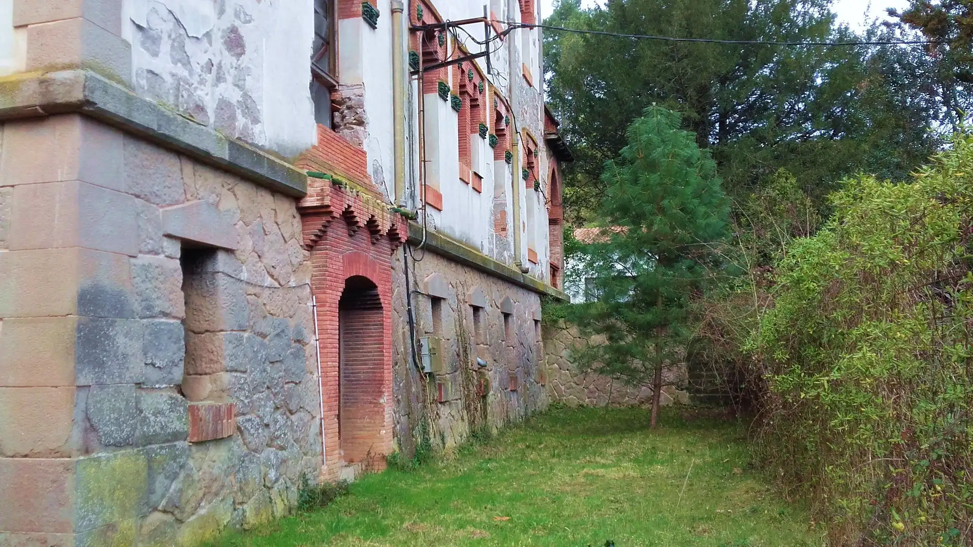 Exterior view of Buildings for sale in Gironella