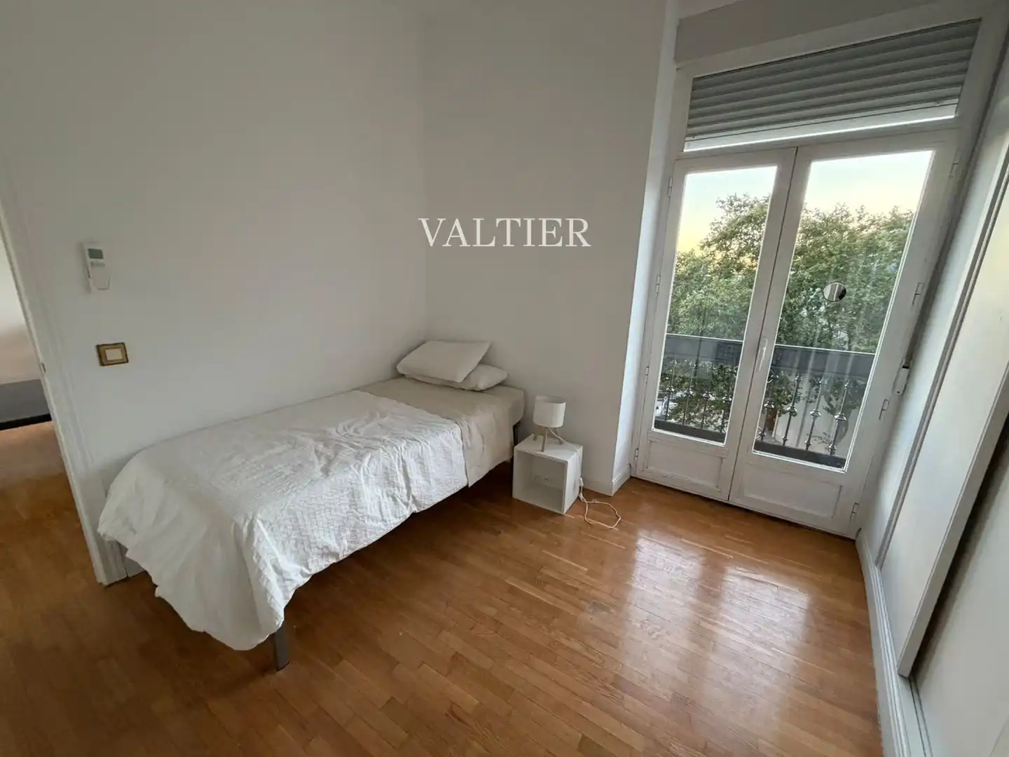 Flat for rent in ALFONSO XII, Jerónimos
