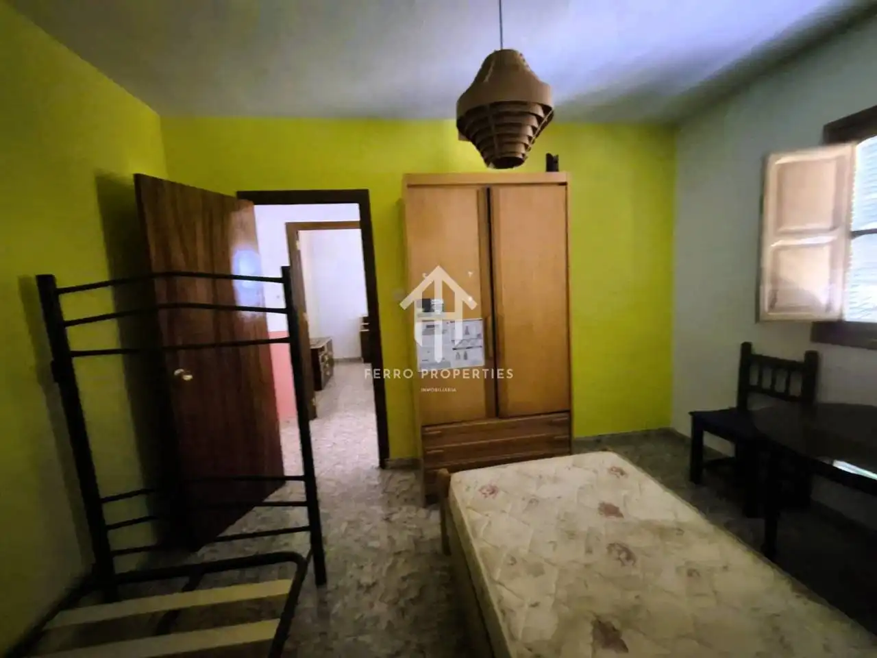 Dormitori de Casa o xalet en venda en Loja amb Jardí privat, Terrassa i Moblat