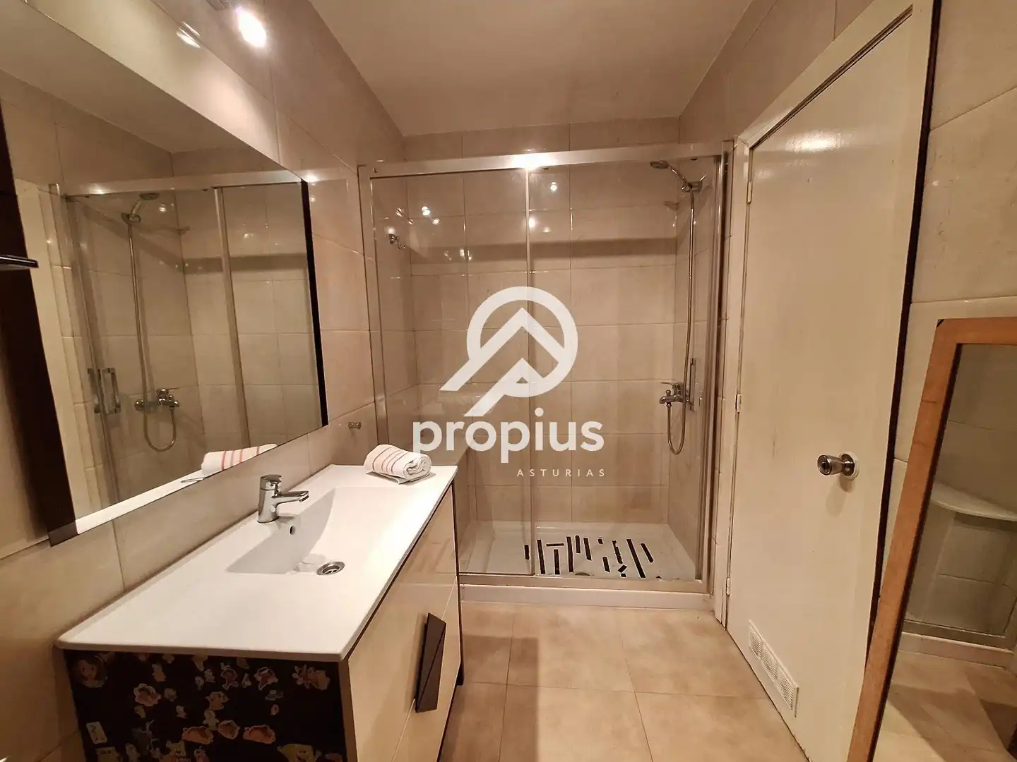 Bathroom of Flat for sale in Piloña  with Heating and Furnished