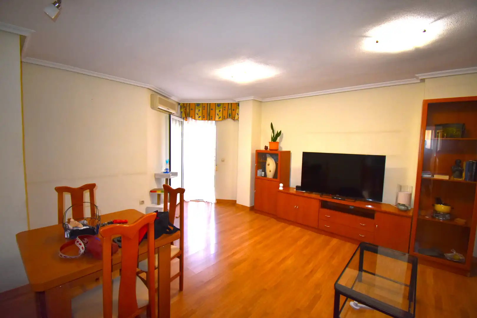 Sala d'estar de Pis de lloguer en San Vicente del Raspeig / Sant Vicent del Raspeig amb Aire condicionat, Parquet i Moblat