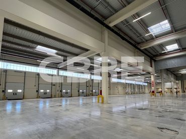 Nau industrial de lloguer a Carrer Montserrat 9