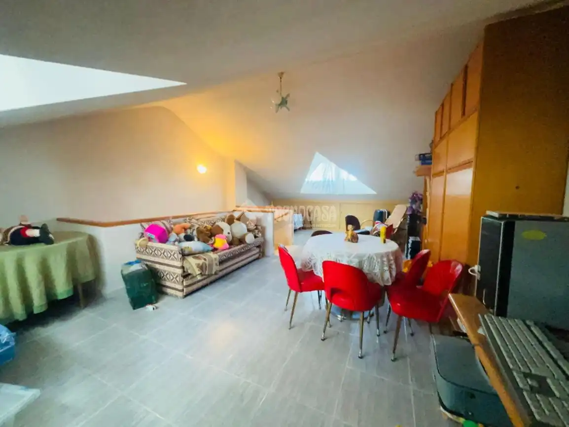 Casa adosada en venta en Escalona con Aire acondicionado, Calefacción y Amueblado