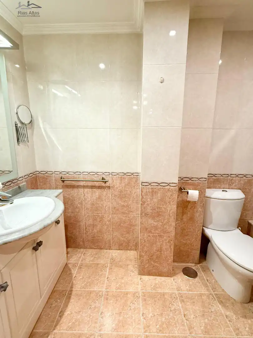 Piso en venta en Calle VOLUNTARIADO, Ciudad Vieja