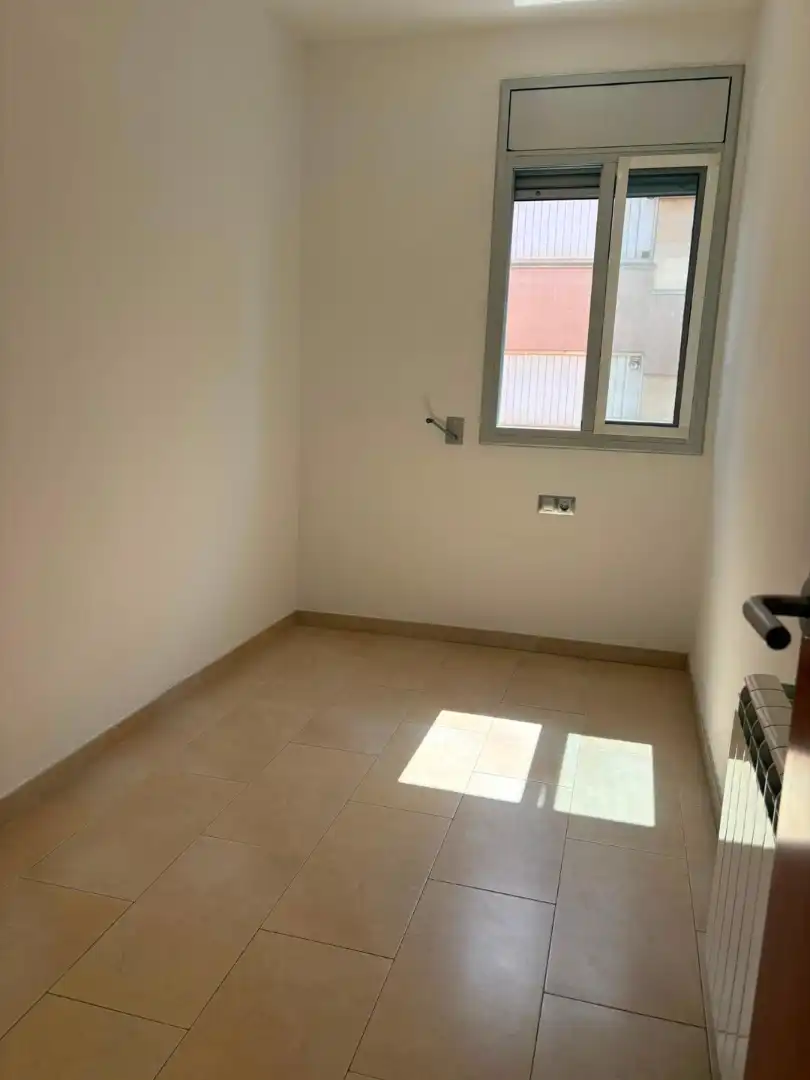 Bedroom of Flat for rent in Terrassa  with Heating, Parquet flooring and Oven