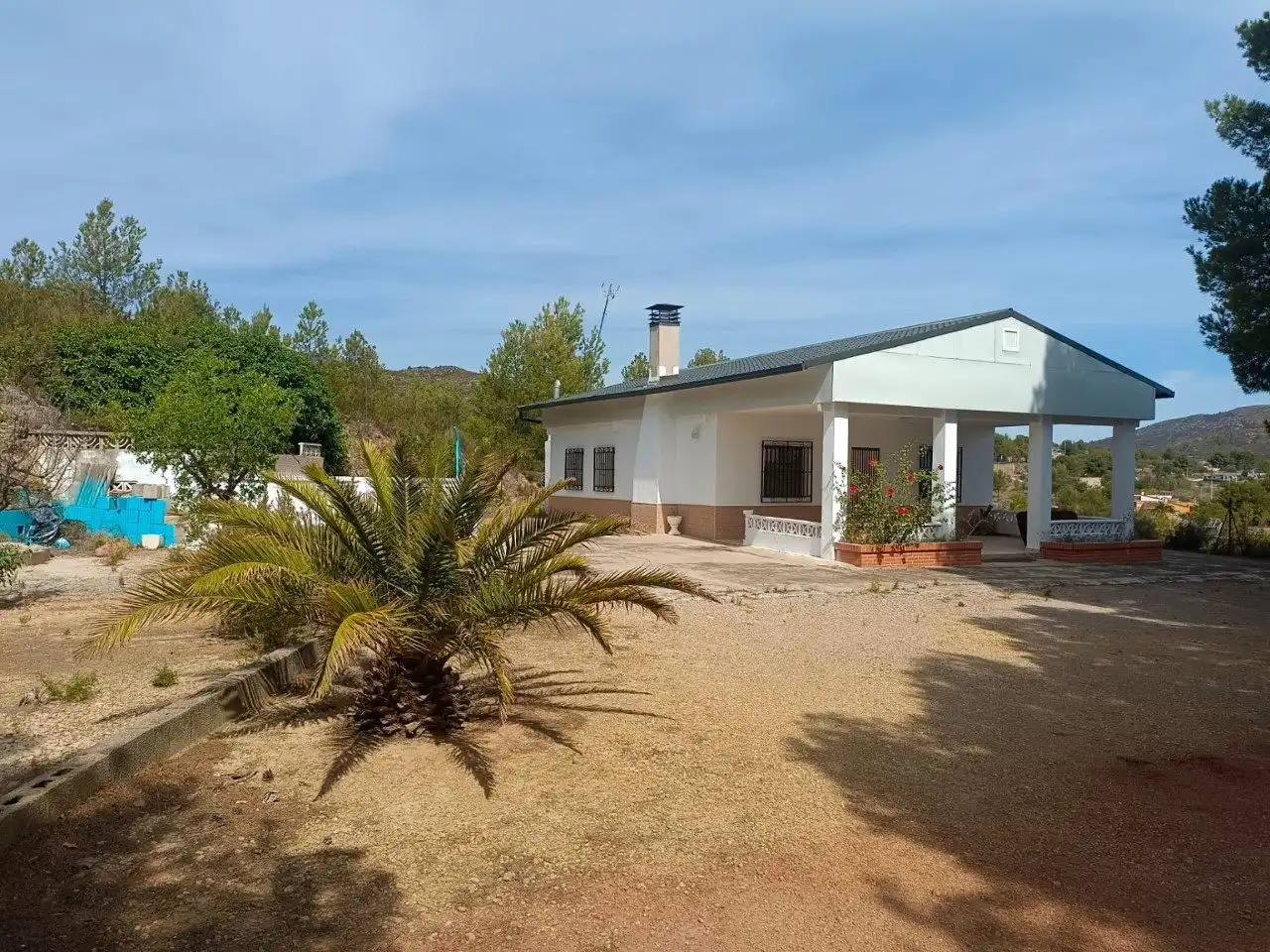 Vista exterior de Casa o xalet en venda en Chiva amb Calefacció, Jardí privat i Terrassa