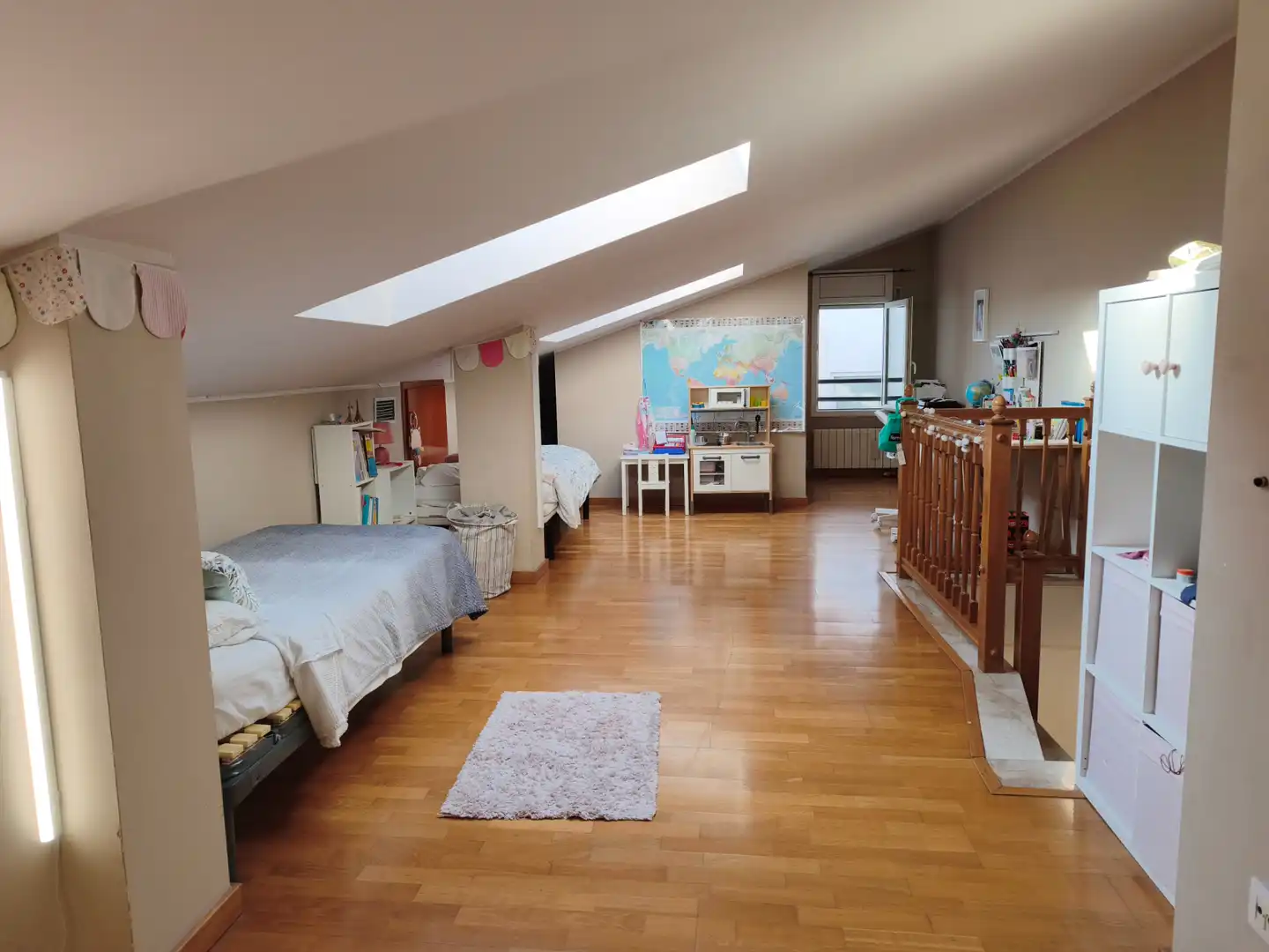 Habitación de Dúplex en venta en Girona con Aire acondicionado, Calefacción y Parquet