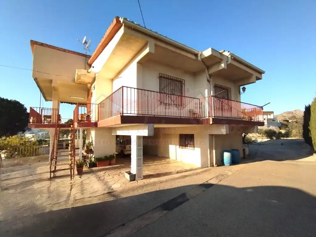 Vista exterior de Casa o chalet en venta en Petrer