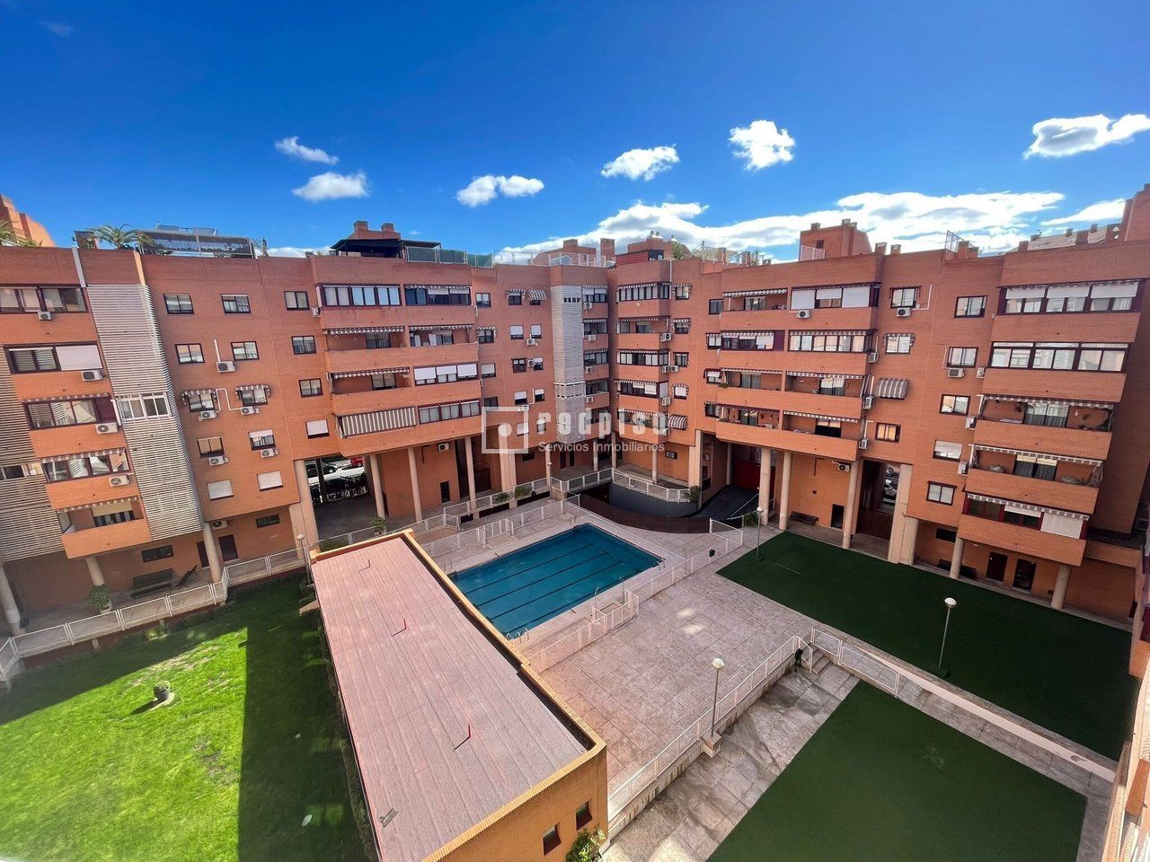 Vista exterior de Pis en venda en Alcorcón amb Aire condicionat, Calefacció i Parquet