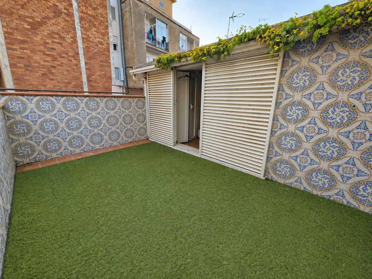 Terrassa de Edifici en venda en Cornellà de Llobregat