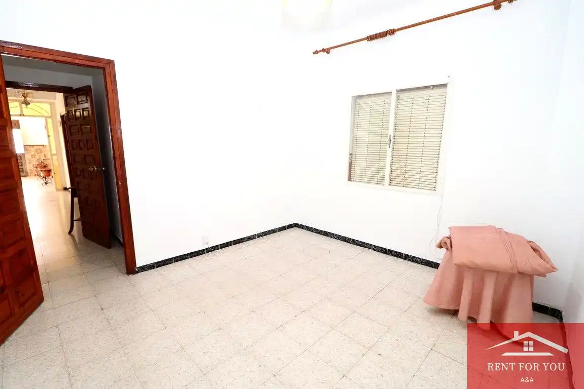Habitación de Planta baja en venta en Alhaurín El Grande con Aire acondicionado y Trastero