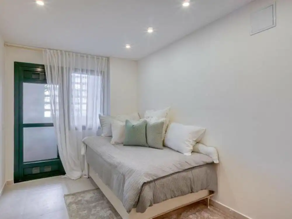 Dormitori de Apartament en venda en Marbella amb Aire condicionat, Terrassa i Traster